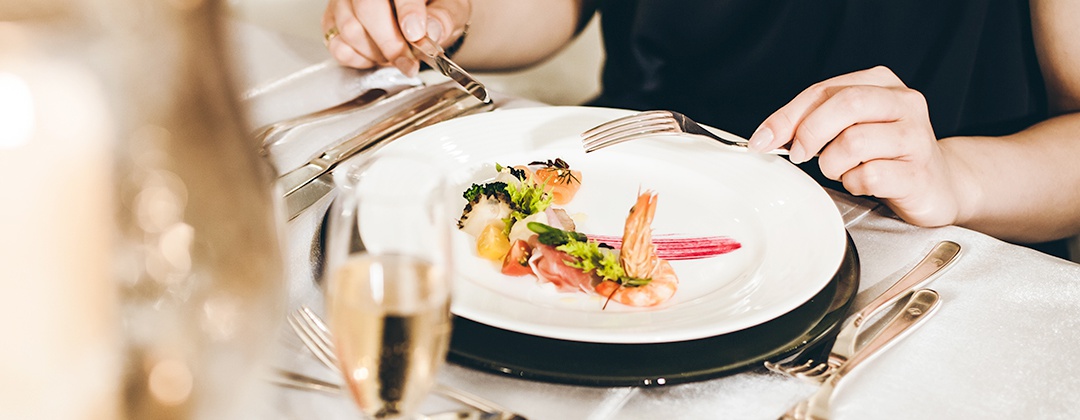 HOTEL NEW OTANI SAGA(ホテルニューオータニ佐賀)。料理。産地選びから調理法、提供するタイミングまでこだわり抜いた婚礼料理。ゲストの印象にも強く残ることでしょう