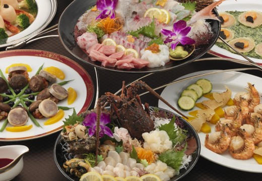 平安閣サンプリエール。料理。長崎の歴史に育まれた卓袱料理はお祝いの席にぴったり