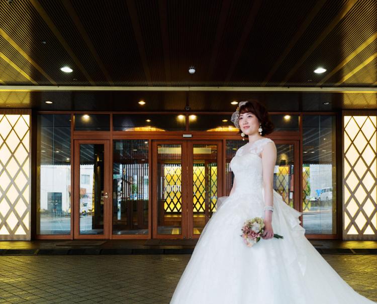 ホテルフラッグス 諫早。アクセス・ロケーション。格調高いエントランスの向こうに、非日常の空間が広がります