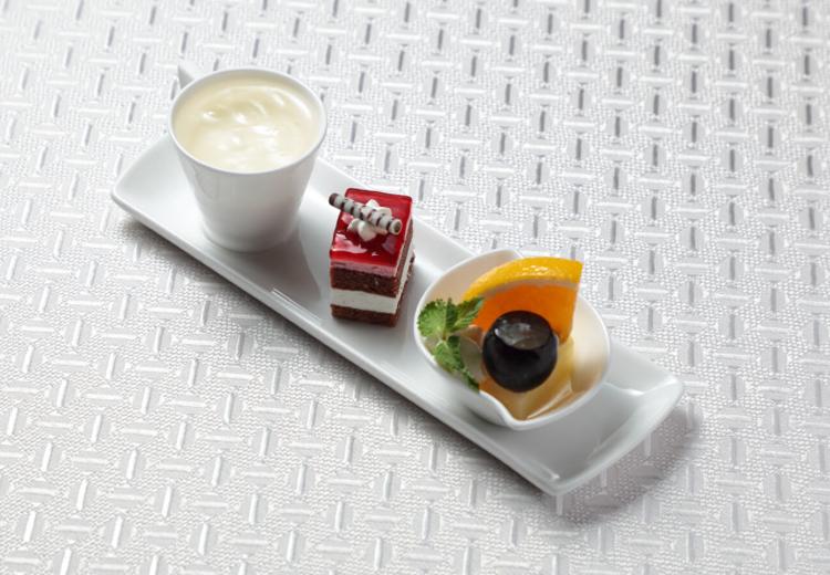 ホテルフラッグス 諫早。料理。前菜からデザートまで、コースの構成やボリュームも絶妙です