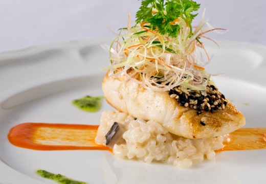 クラシカ ベイ クオーレ。料理。料理をより深く味わえるように、器の温度も徹底的に管理