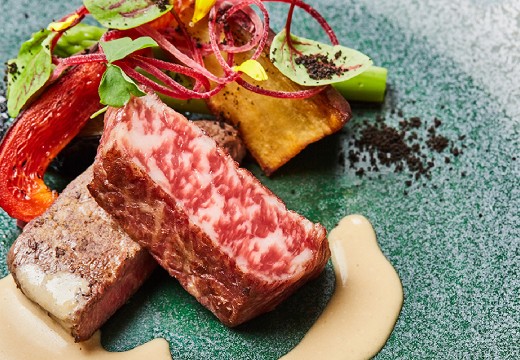The New Hotel Kumamoto（ザ・ニュー ホテル 熊本）。料理。厳選された牛肉を用い、絶妙な焼き加減で供されるステーキ
