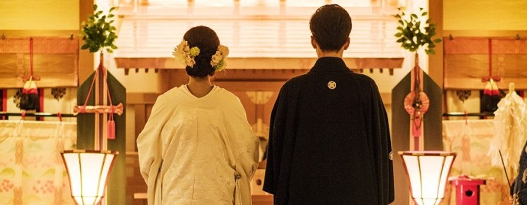 KKRホテル熊本。挙式会場。木の香り漂う静粛で和やかな神殿『錦城殿』は、『加藤神社』に由来し、伝統を大切にした儀式が叶う印象的な時間になります