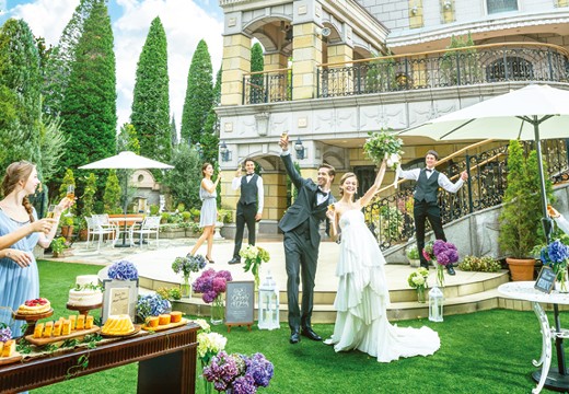 L‘celmo 熊本(エルセルモ熊本)。緑豊かなガーデンでは理想のパーティーを実現できます