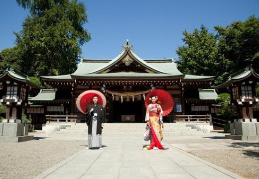 旅亭 松屋本館Suizenji（旅亭 松屋本館水前寺）。厳かな空気に包まれた『出水神社』で行なう神前式