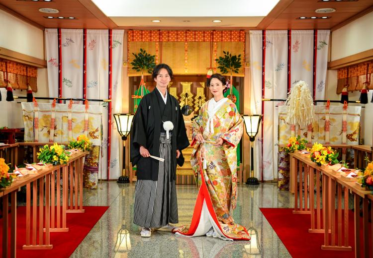 熊本ホテルキャッスル。挙式会場。厳粛な雰囲気で格式高く、凛とした伝統の様式美が魅力的な神殿