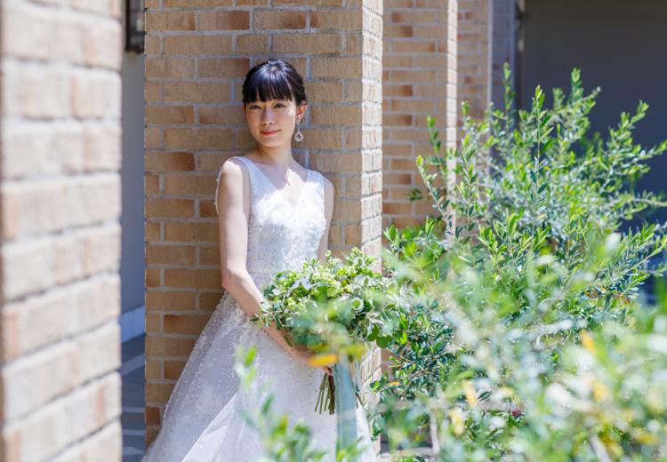 ホテル日航熊本。純白のドレスが映えるフォトジェニックな屋上ガーデン