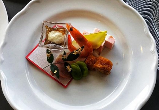 湯の児 海と夕やけ。料理。味はもちろん、見た目の盛り付けにもこだわった一品