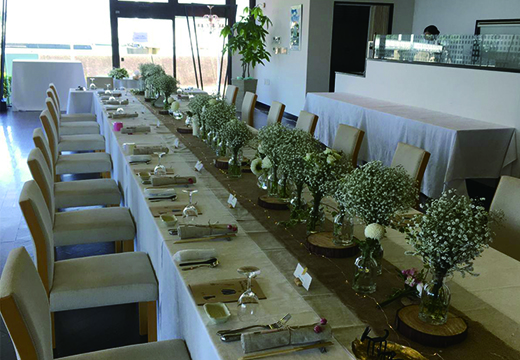 湯の児 海と夕やけ。披露宴会場。親しいゲストとリラックスしたひとときを過ごせるでしょう