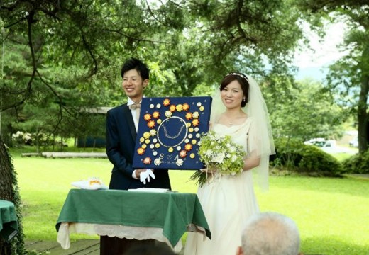 オーベルジュ「森のアトリエ」 南阿蘇ルナ天文台 。挙式会場。親しいゲストや家族を証人とし、愛を誓う人前式