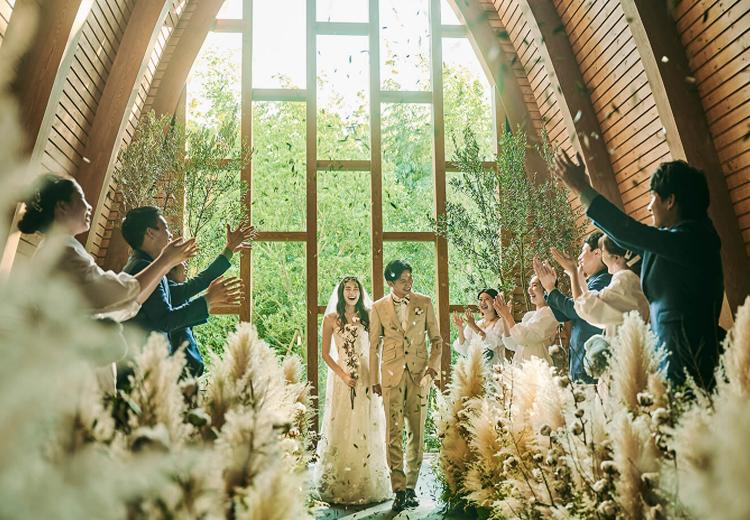 Maison de Forest（メゾン・ド・フォレスト）。挙式会場。リーフシャワーは『森のチャペル』の雰囲気にもぴったり