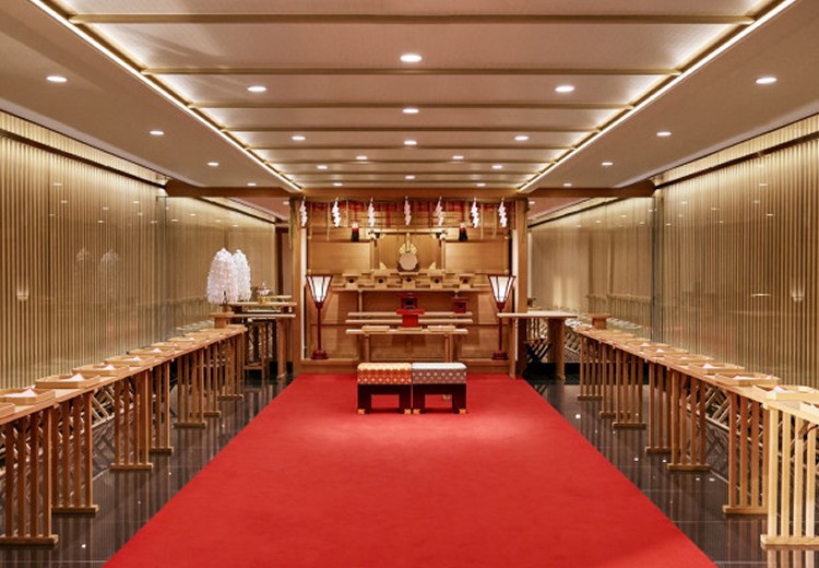ANAクラウンプラザホテル熊本ニュースカイ。挙式会場。和モダンな神殿『常盤殿』はLED照明の演出が幻想的