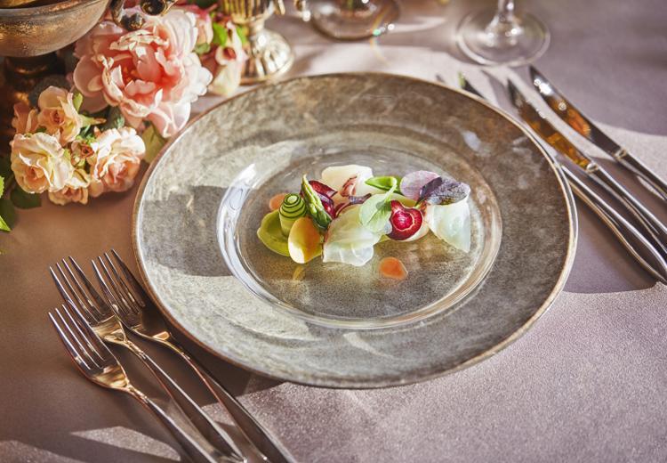 翠楓シーズンズテラス。料理。披露宴会場の横にはキッチンが完備され出来立てを提供できます