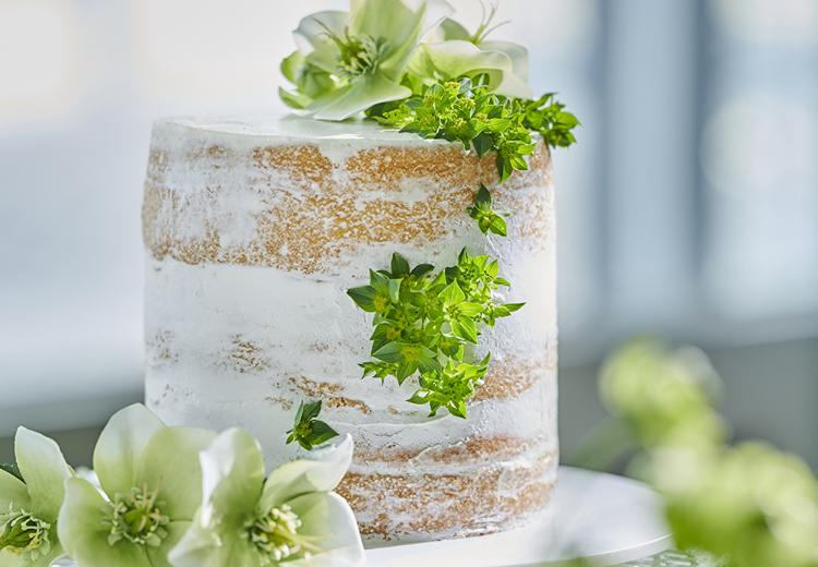 翠楓シーズンズテラス。料理。新郎新婦の希望に合わせて作るオリジナルのウェディングケーキ