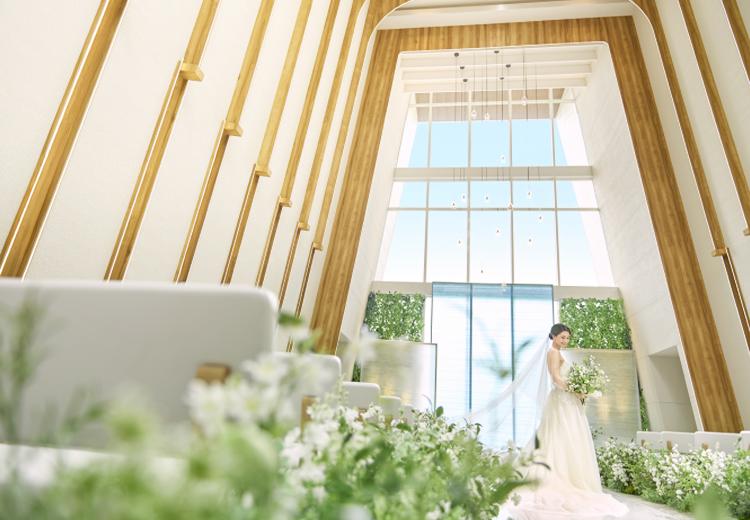 翠楓シーズンズテラス。挙式会場。挙式スタイルは教会式や神前式、生演奏を取り入れた人前式に対応