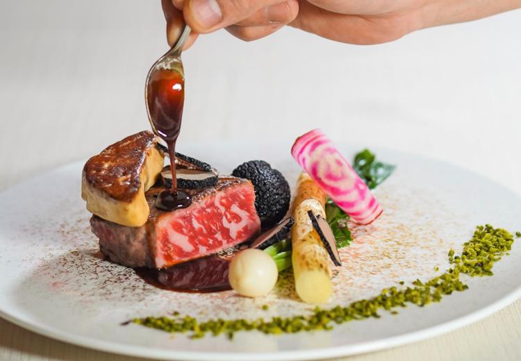 プレジール迎賓館。料理。ふたりの思い出を盛り込んだオリジナルコースの作成も可能