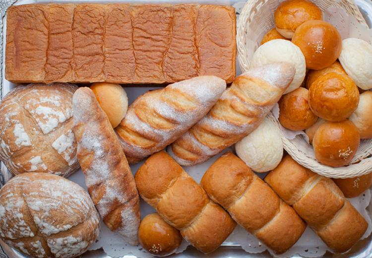 グランドパティオ都城。料理。種類豊富な自家製のパンもゲストから喜ばれています
