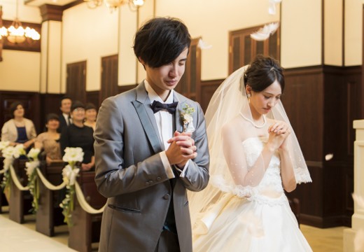 ガーデンベルズ延岡。挙式会場。天使の羽が愛を誓う二人を優しく包みこんでくれます