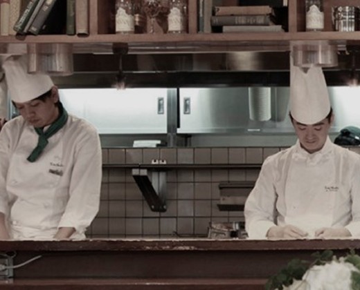 TO THE HERBS（トゥザハーブズ）。スタッフ。レストランのシェフも二人のために腕を振るいます