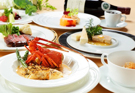 Bistro de Reve(ビストロ・ドゥ・レヴ)。安心の価格設定もうれしい、華やかなフレンチでおもてなし
