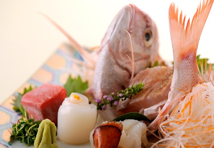 マリンパレスかごしま。料理。新鮮な魚介類を使ったお造りは特に人気の高い一品