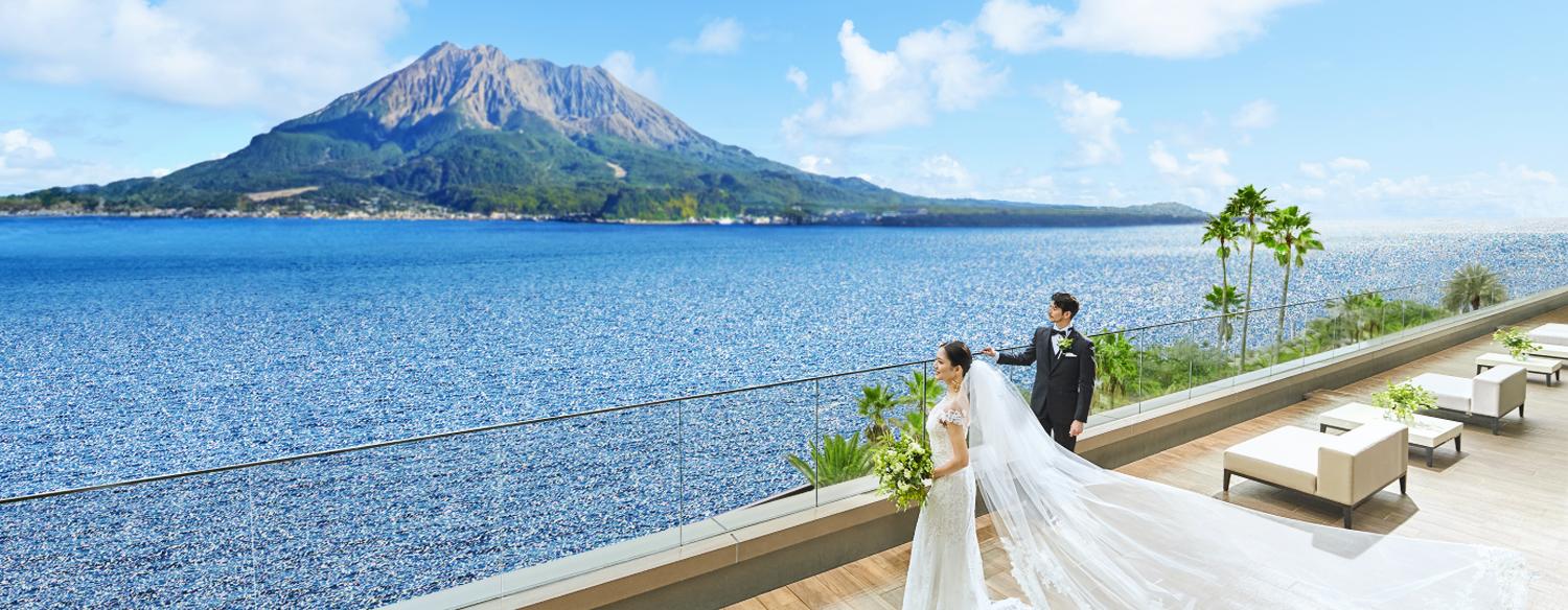 THE BAYSUITE SAKURAJIMA TERRACE（ザ・ベイスイート 桜島テラス）。アクセス・ロケーション。桜島を一望できるロケーション。一日を通して、時間と共に移り変わる美しい景観を楽しむことができます