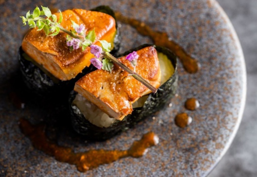 HIGH LINE（ハイライン）。料理。独創性豊かな逸品に、ゲストからも感嘆の声が上がるでしょう