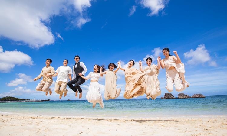 セントレジェンダ OKINAWA（セントレジェンダ 沖縄）。スタッフ。各ジャンルのプロが相談に乗りながら、結婚式を創り上げてくれます