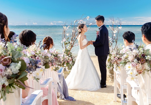 百名伽藍（GARAN WEDDING）。沖縄の海に住むといわれる神々の前で、永遠の愛を誓います