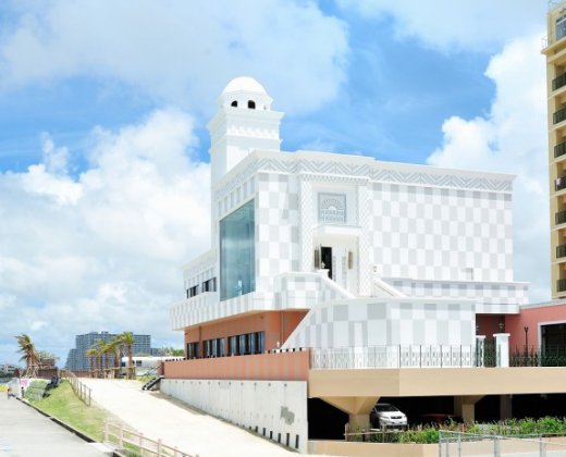 ヴォヤージュ ドゥ ルミエール Chatan Resort(ヴォヤージュ ドゥ ルミエール 北谷 リゾート)。アクセス・ロケーション。リゾート気分を満喫できる絶好のロケーションが魅力です