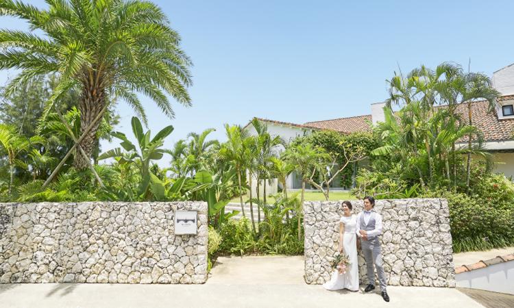 ブルー インフィニティー／イル・ド・レ（小さな結婚式）。アクセス・ロケーション。沖縄・恩納村の海を望む結婚式場にて貸切のリゾートウェディングが叶います