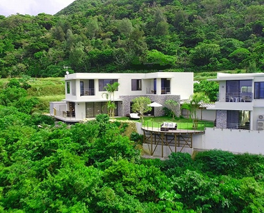 LE CANA MOTOBU（ルカナ モトブ）。アクセス・ロケーション。自然豊かな『沖縄海岸国定公園』内に佇む貸切邸宅