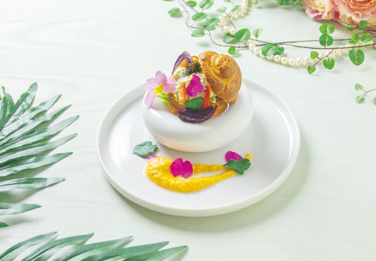 ザ・ビーチテラス ホテルアオ石垣。料理。南国らしさを感じる色鮮やかな盛り付けにも注目です