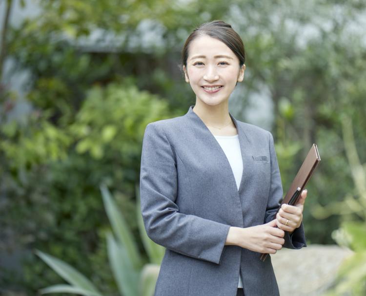 THE SURF BEACHSIDE TERRACE（ザ・サーフ ビーチサイドテラス）。スタッフ。希望に沿って幅広い提案をしてくれるウェディングプロデューサー
